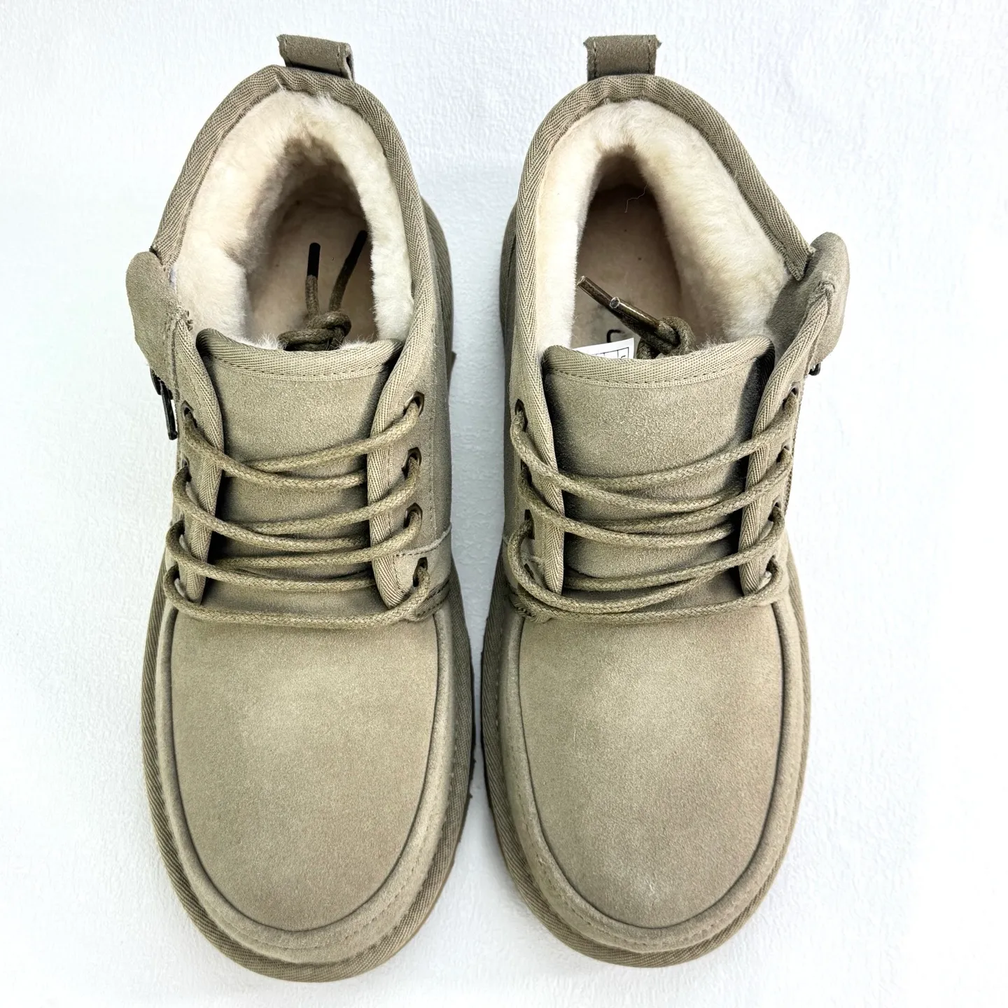 💰600 1163095 Newm zipper shell. Classic Newm series. Upgraded side zipper style for easy putting on and taking off. High satin smooth cow suede material. It won’t freeze your feet in the winter. You must arrange the hair adding. Size: 39 40 41 42 43 44 45